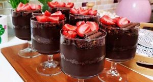 طرز تهیه و مواد لازم دسر شکلاتی لیوانی خوشمزه و مجلسی با شیر, دستور پخت و دستور تهیه دسر شکلاتی لیوانی خانگی مرحله به مرحله در منزل