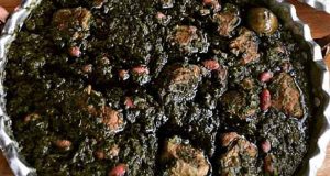 طرز تهیه خورش قورمه سبزی بسیار خوشمزه و مجلسی جا افتاده مرحله به مرحله برای 2 نفر