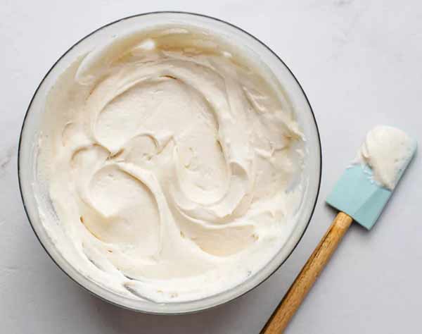 طرز تهیه کرم چیز فراستینگ به روش فرانسوی برای کاور کیک