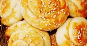 طرز تهیه نان ماست ساده و خوشمزه برای صبحانه