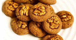 طرز تهیه شیرینی شکلاتی گردویی، دستور پخت شیرینی شکلاتی با گردو