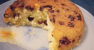 طرز تهیه کیک کشمشی و گردویی خوشمزه و خانگی بدون فر و بدون همزن بدون همزن در قابلمه، توسر، مایکروفر، پلوپز، توسر