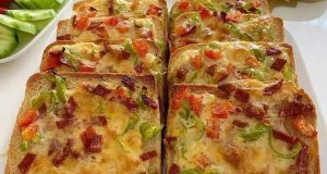 طرز تهیه پیتزا لقمه ای خوشمزه با مرغ و کالباس + نان تست ، دستور پخت مینی پیتزای لقمه ای با قارچ و خمیر پوفکا و سوسیس بدون فر با نان ساندویجی در منزل و خانه مرحله به مرحله