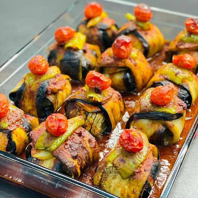 طرز تهیه بقچه بادمجان خوشمزه و مجلسی با گوشت و مرغ در خانه ، دستور پخت بقچه بادمجان با مرغ و گوشت چرخ کرده در منزل مرحله به مرحله