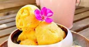 طرز تهیه بستنی انبه و موز خوشمزه و اسکوپی کافی شاپی برای دو نفر و چهار نفر ، دستور تهیه بستنی انبه خونگی برای 2 و 4 نفر