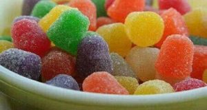 طرز تهیه پاستیل شکری خوشمزه و خانگی ترش و شیرین ، دستور تهیه پاستیل شکری ساده ترش و شیرین با ژله و بدون پودر ژلاتین و گلوگز مرحله به مرحله در منزل