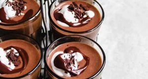 طرز تهیه پودینگ شکلاتی با خامه به روش کافی شاپی و مجلسی خوشمزه مرحله به مرحله برای دو نفر 2 نفر