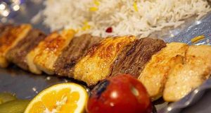طرز تهیه چلو کباب بختیاری خوشمزه و مجلسی رستورانی ، دستور تهیه کباب بختیاری خوشمزه و زعفرانی با ذغال به روش رستورانی