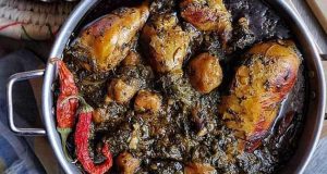طرز تهیه خورش آلو اسفناج خوشمزه و رستورانی با مرغ ، دستور پخت خورش آلو اسفناج و مرغ مجلسی برای 4 تا 5 نفر مرحله به مرحله