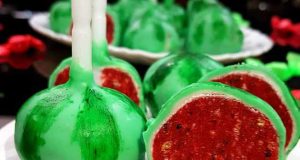 طرز تهیه پاپس کیک یلدا خوشمزه و لاکچری برای شب یلدا