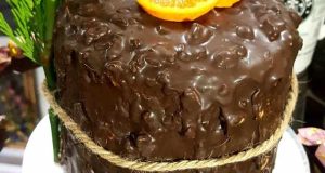 طرز تهیه کیک تنه درخت خوشمزه و لاکچری با روکش شکلاتی ، دستور پخت کیک به شکل تنه درخت با شکلات