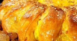 طرز تهیه نان گردویی خوشمزه و پفکی به روش قنادی در خانه ، دستور پخت نان گردویی دارچینی بدون فر خانم رضوی و به خانه برمیگردیم رزا منتظمی به روش مازندارنی