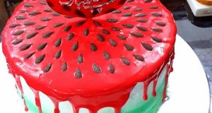 طرز تهیه کیک یلدایی جدید و خوشمزه به روش حرفه ای