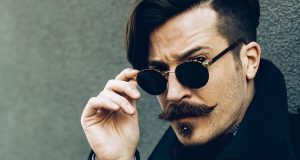 تعبیر خواب سبیل مرد + دیدن سبیل پرپشت و نصفه چیست؟
