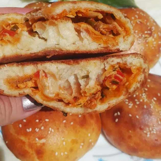 طرز تهیه نان شکم پر خوشمزه و خانگی با مرغ و قارچ