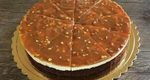 طرز تهیه چیز کیک اسنیکرز خوشمزه به روش کافی شاپی