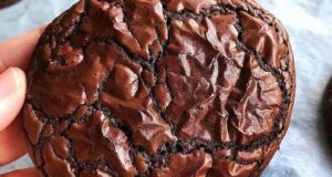 طرز تهیه کوکی براونی ترک دار خوشمزه و شکلاتی خیس