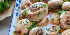 طرز تهیه ترشی قارچ خوشمزه و درسته با سبزیجات معطر طرز تهیه ترشی قارچ خوشمزه و درسته با سبزیجات معطر
