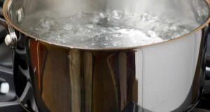 تعبیر خواب آب جوش امام صادق و ابن سیرین و آب جوش ریختن روی شخصی