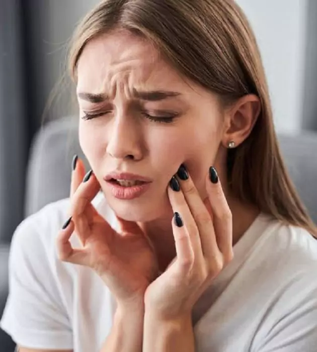 تعبیر خواب دندان خراب امام صادق و ابن سیرین + کشیدن و افتادن دندان خراب 🦷