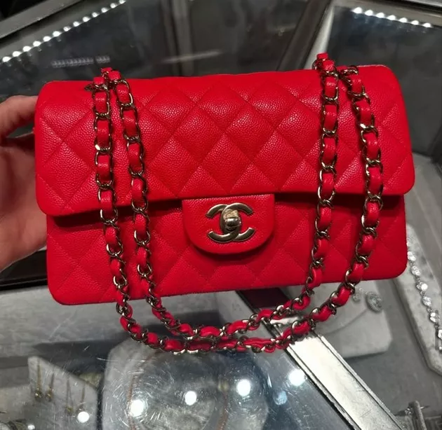 کیف مجلسی قرمز کوچک؛ انتخابی جذاب و شیک برای استایل مهمانی + 16 مدل زیبا