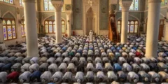 تعبیر خواب نماز جماعت از دید امام صادق و ابن سیرین + خواندن برای مردان و زنان